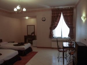 01 Parsian Safaiyeh Hotel   room  